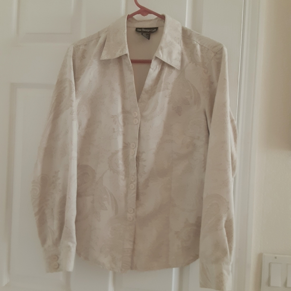 The DesignLoft longsleeve womens Lg dress shirt